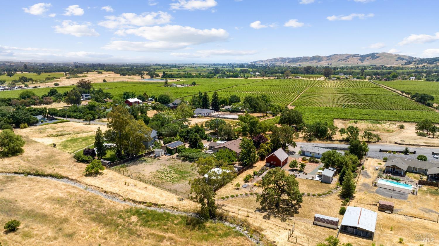 Detail Gallery Image 2 of 40 For 1275 Fowler Creek Rd, Sonoma,  CA 95476 - 3 Beds | 2 Baths