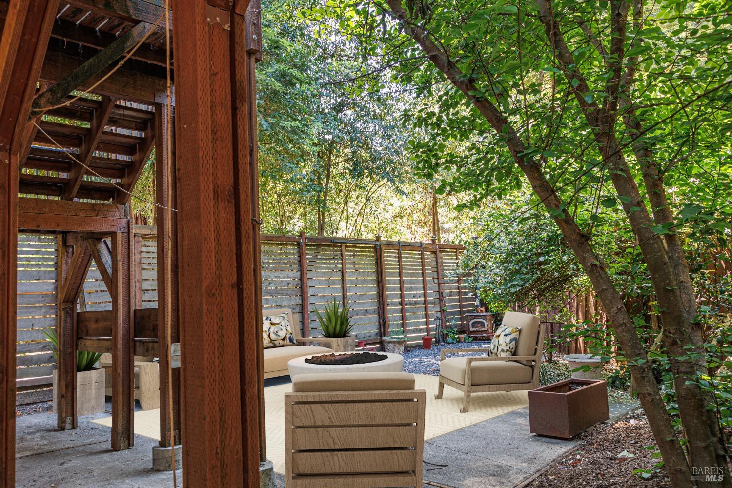 Detail Gallery Image 1 of 62 For 14291 Laurel Rd, Guerneville,  CA 95446 - 2 Beds | 2/1 Baths