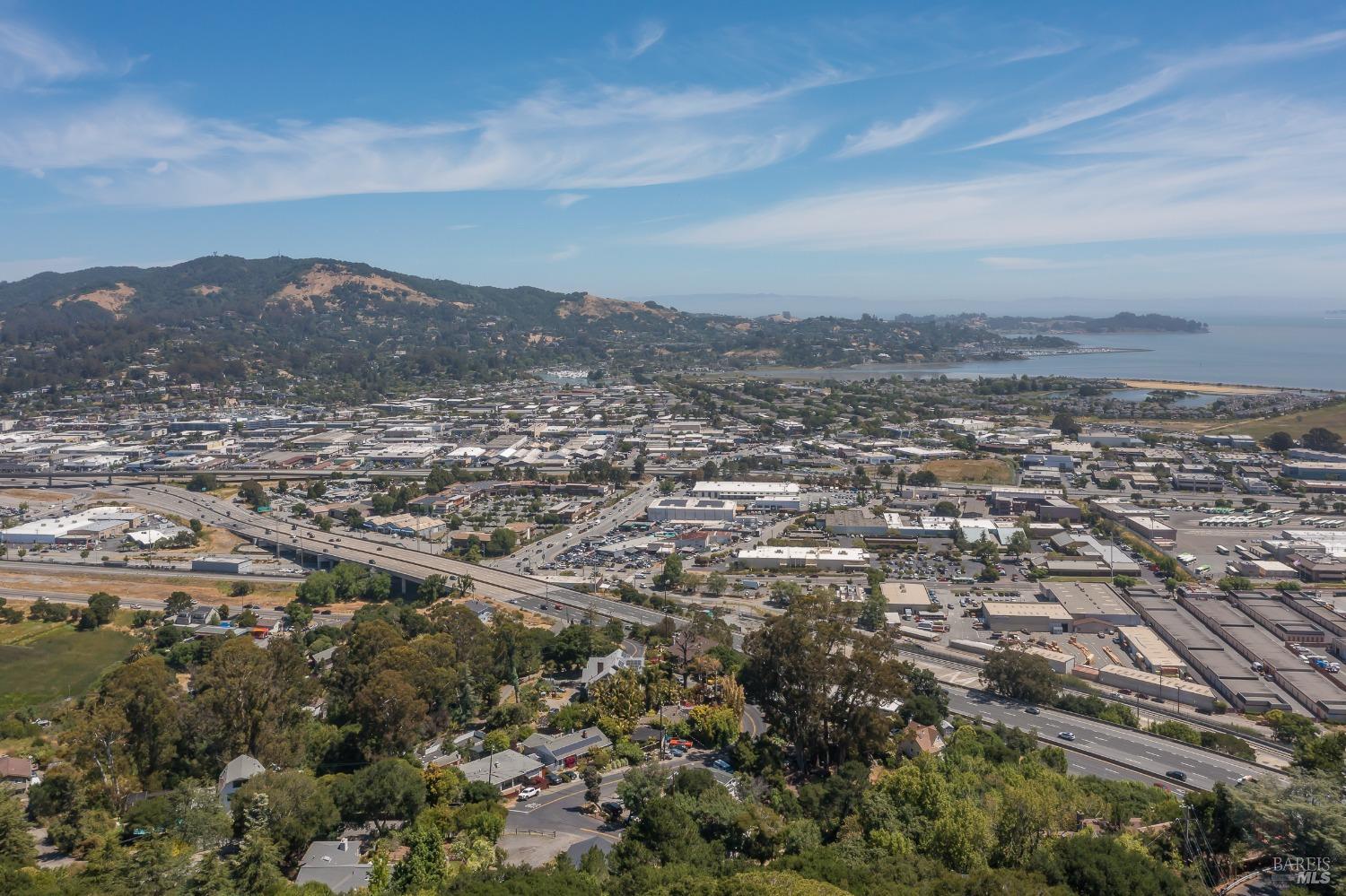 Detail Gallery Image 34 of 39 For 124 Tiburon Blvd, San Rafael,  CA 94901 - 2 Beds | 1/1 Baths