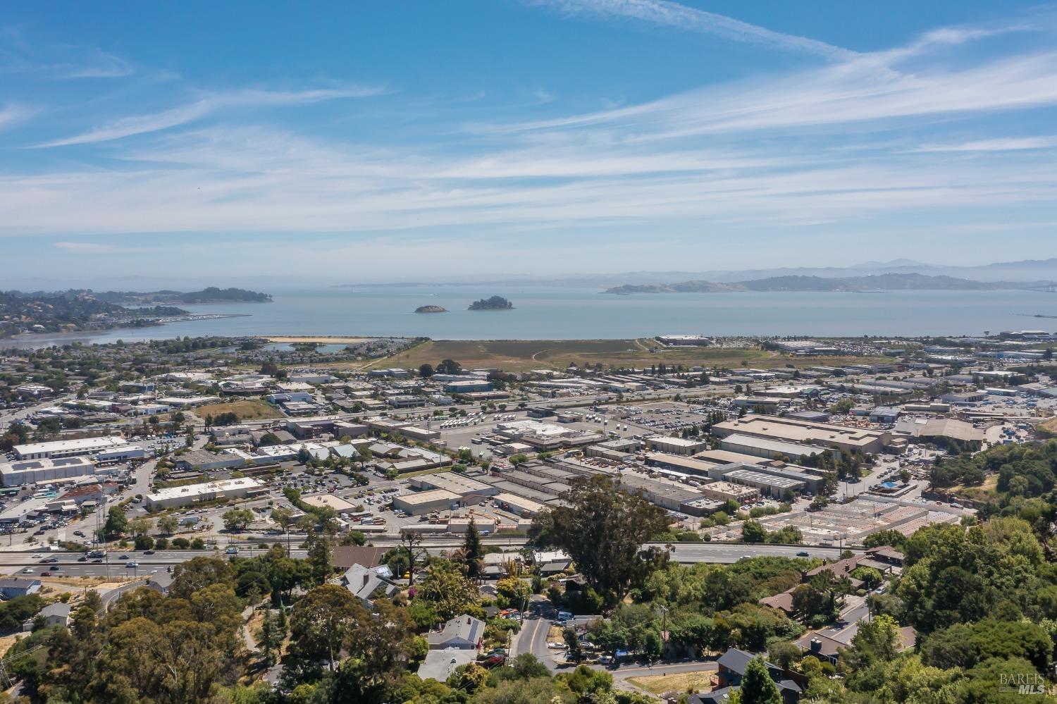 Detail Gallery Image 33 of 39 For 124 Tiburon Blvd, San Rafael,  CA 94901 - 2 Beds | 1/1 Baths