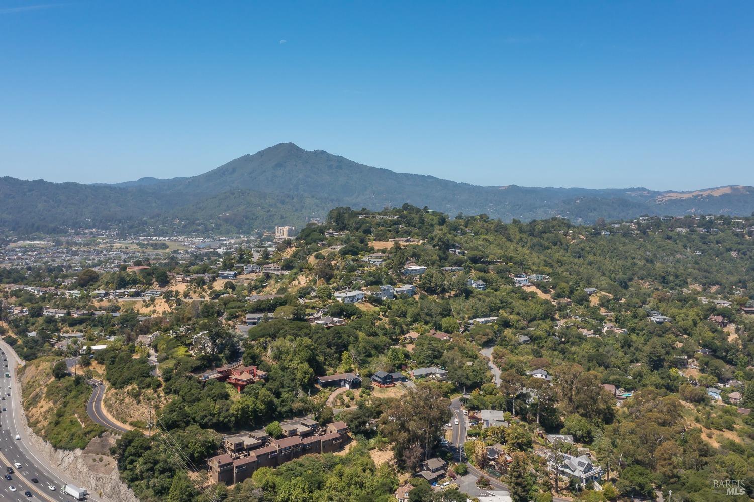 Detail Gallery Image 37 of 39 For 124 Tiburon Blvd, San Rafael,  CA 94901 - 2 Beds | 1/1 Baths