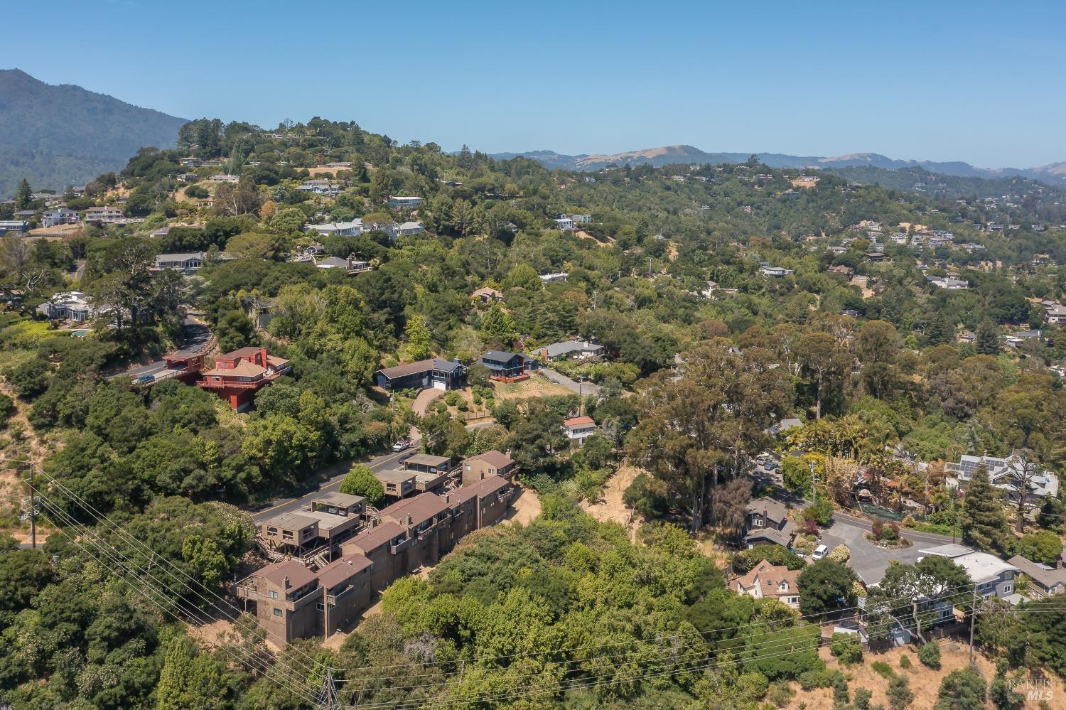 Detail Gallery Image 36 of 39 For 124 Tiburon Blvd, San Rafael,  CA 94901 - 2 Beds | 1/1 Baths