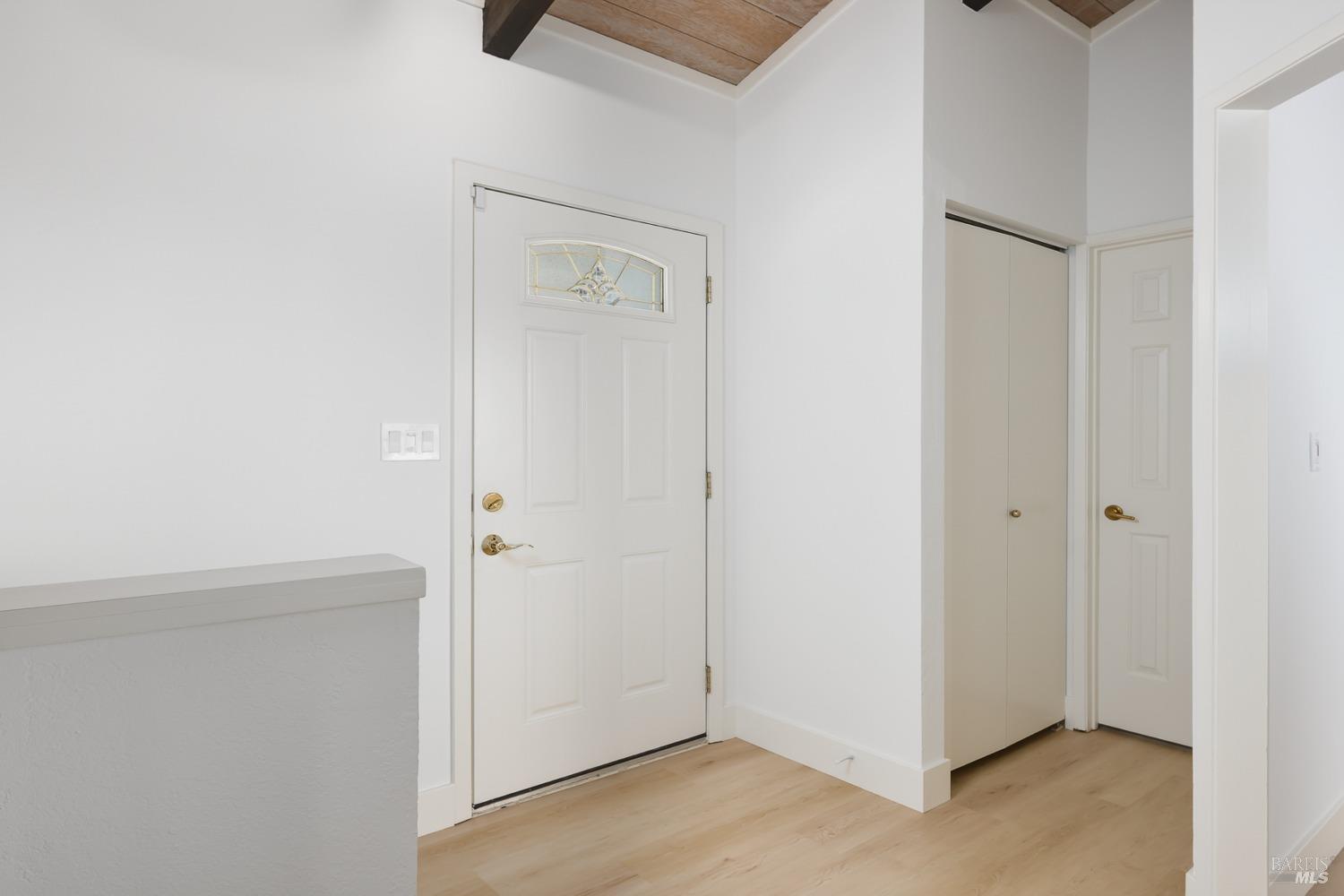 Detail Gallery Image 9 of 39 For 124 Tiburon Blvd, San Rafael,  CA 94901 - 2 Beds | 1/1 Baths