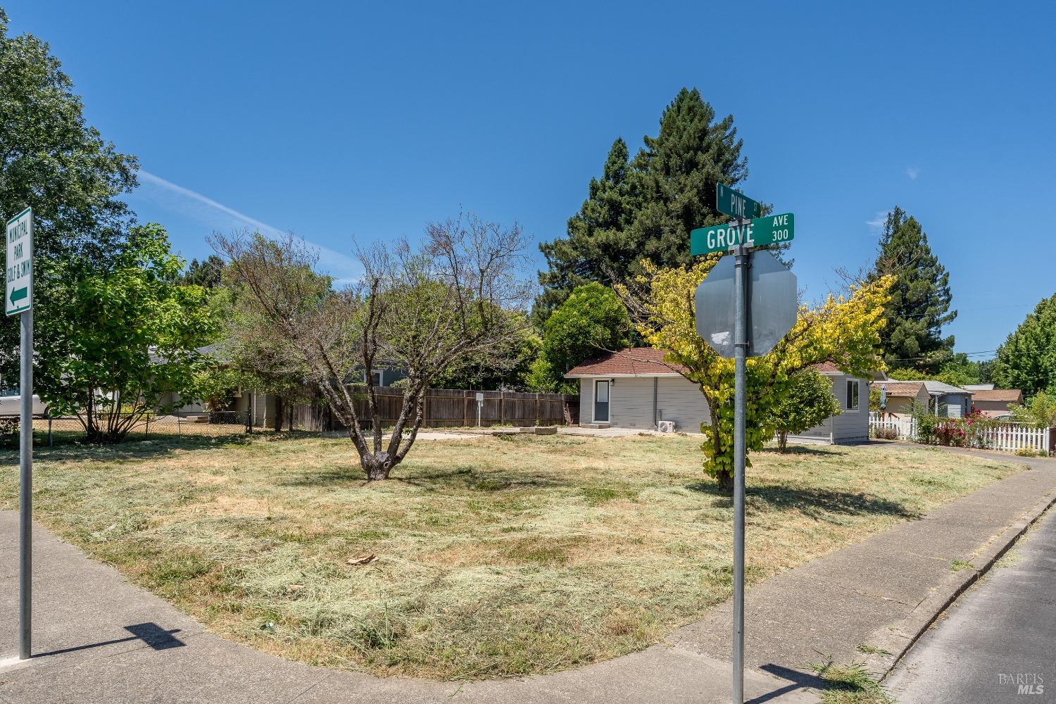 Detail Gallery Image 17 of 24 For 402 Grove Ave, Ukiah,  CA 95482 - 1 Beds | 1 Baths