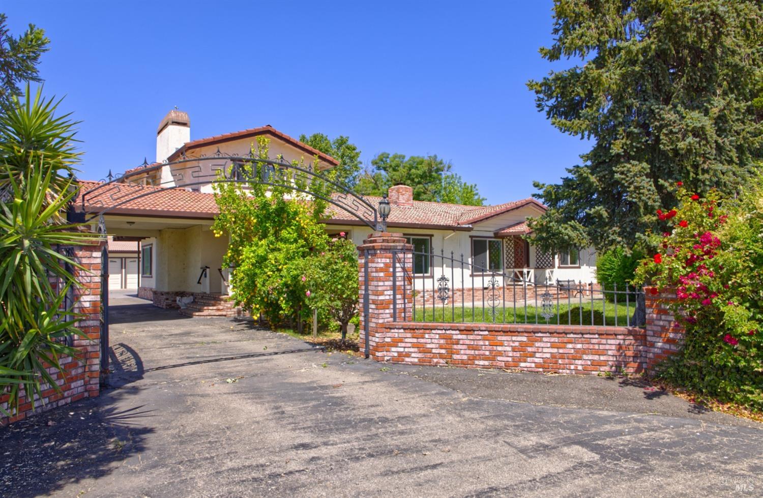 Detail Gallery Image 2 of 64 For 20300 Arnold Dr, Sonoma,  CA 95476 - 4 Beds | 3 Baths