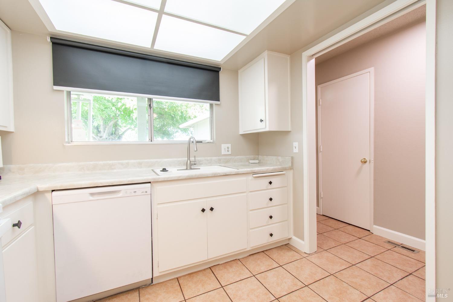 Detail Gallery Image 6 of 27 For 112 El Dorado Way, Vacaville,  CA 95687 - 1 Beds | 1 Baths