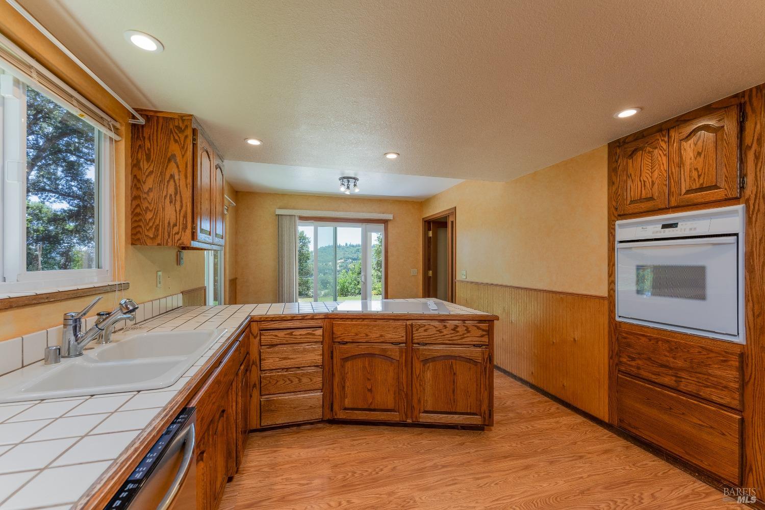 Detail Gallery Image 14 of 34 For 8190 Ridgeview Dr, Redwood Valley,  CA 95470 - 3 Beds | 2 Baths