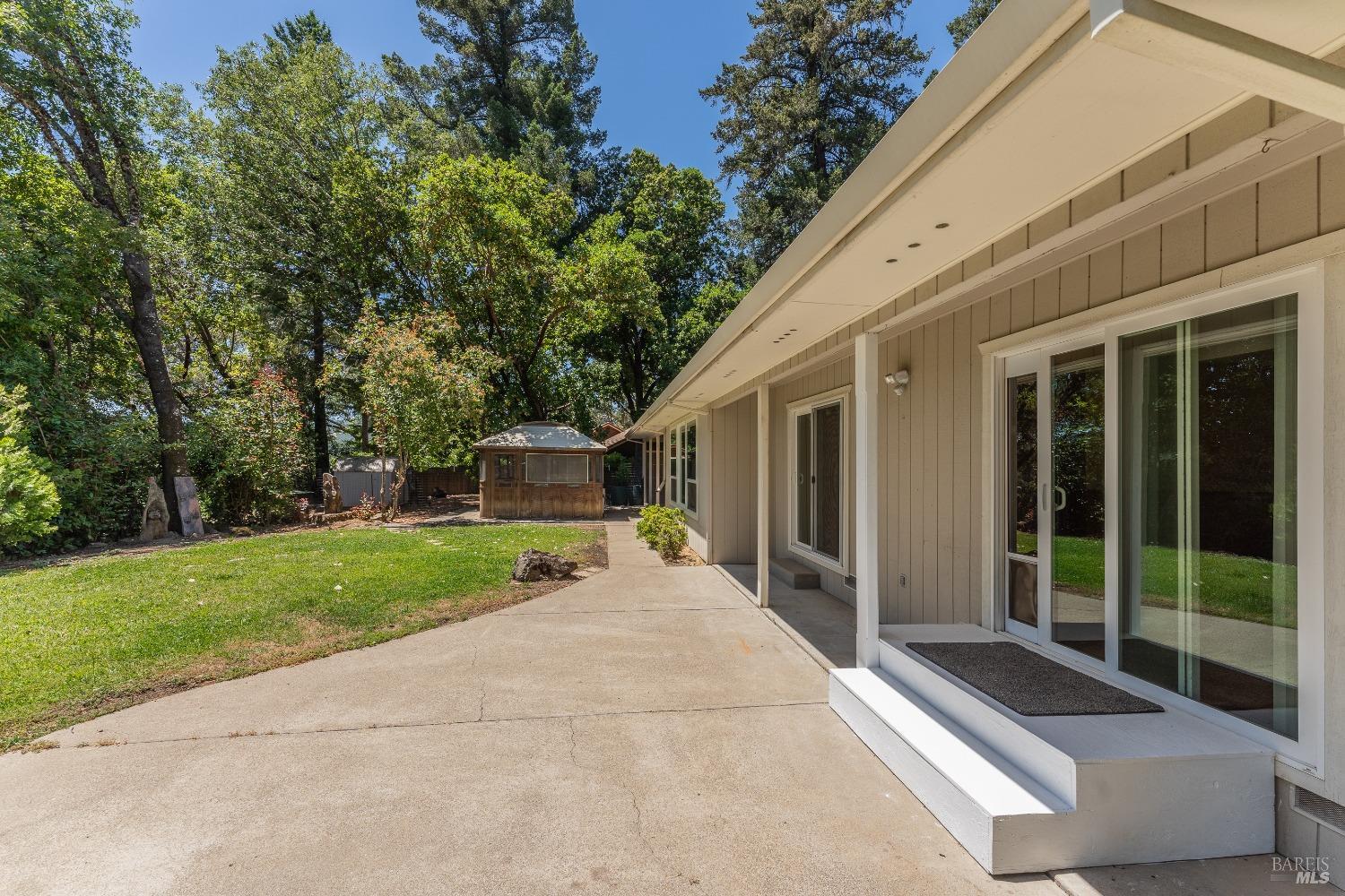 Detail Gallery Image 29 of 34 For 8190 Ridgeview Dr, Redwood Valley,  CA 95470 - 3 Beds | 2 Baths