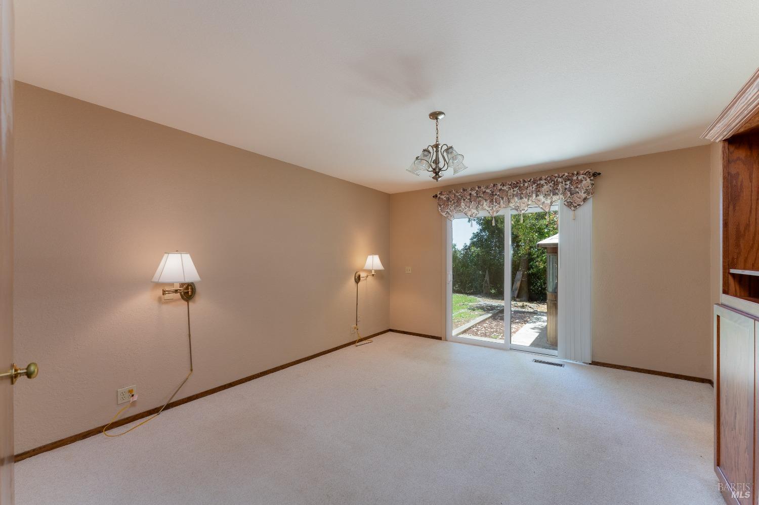 Detail Gallery Image 19 of 34 For 8190 Ridgeview Dr, Redwood Valley,  CA 95470 - 3 Beds | 2 Baths