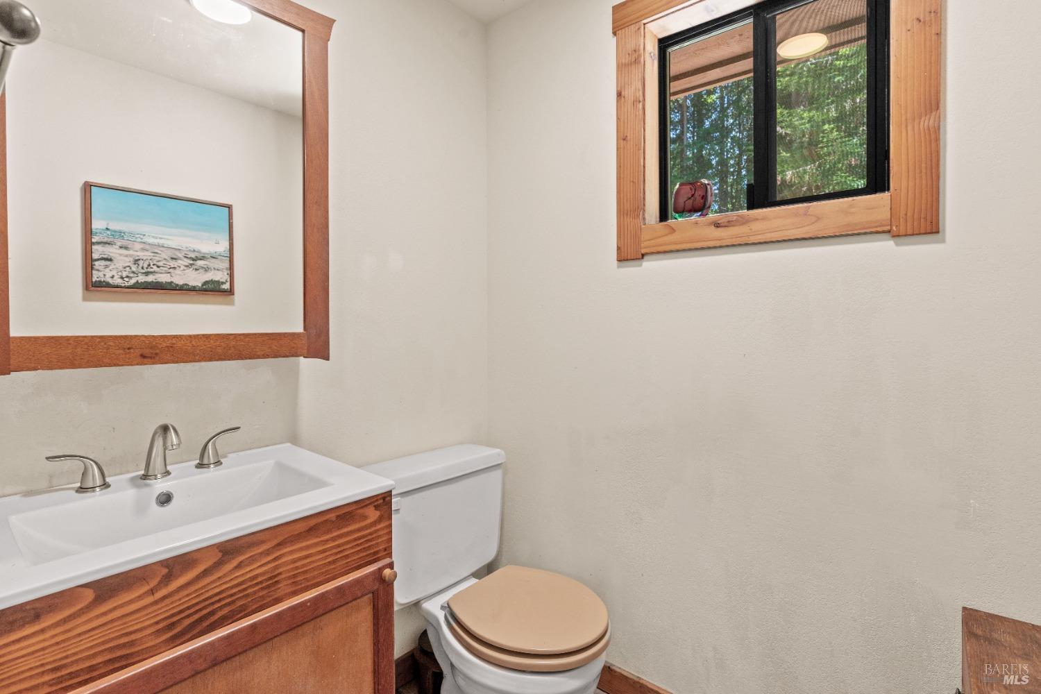 Detail Gallery Image 13 of 41 For 27501 Albion Ridge Rd, Albion,  CA 95410 - 2 Beds | 2/1 Baths