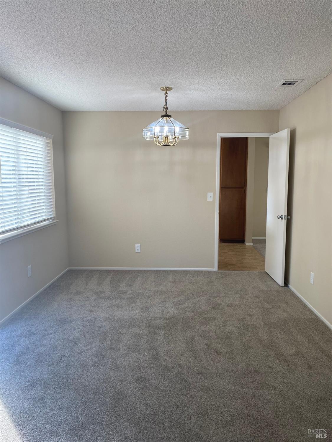 Detail Gallery Image 8 of 32 For 1219 Rebecca Dr, Suisun City,  CA 94585 - 3 Beds | 2 Baths