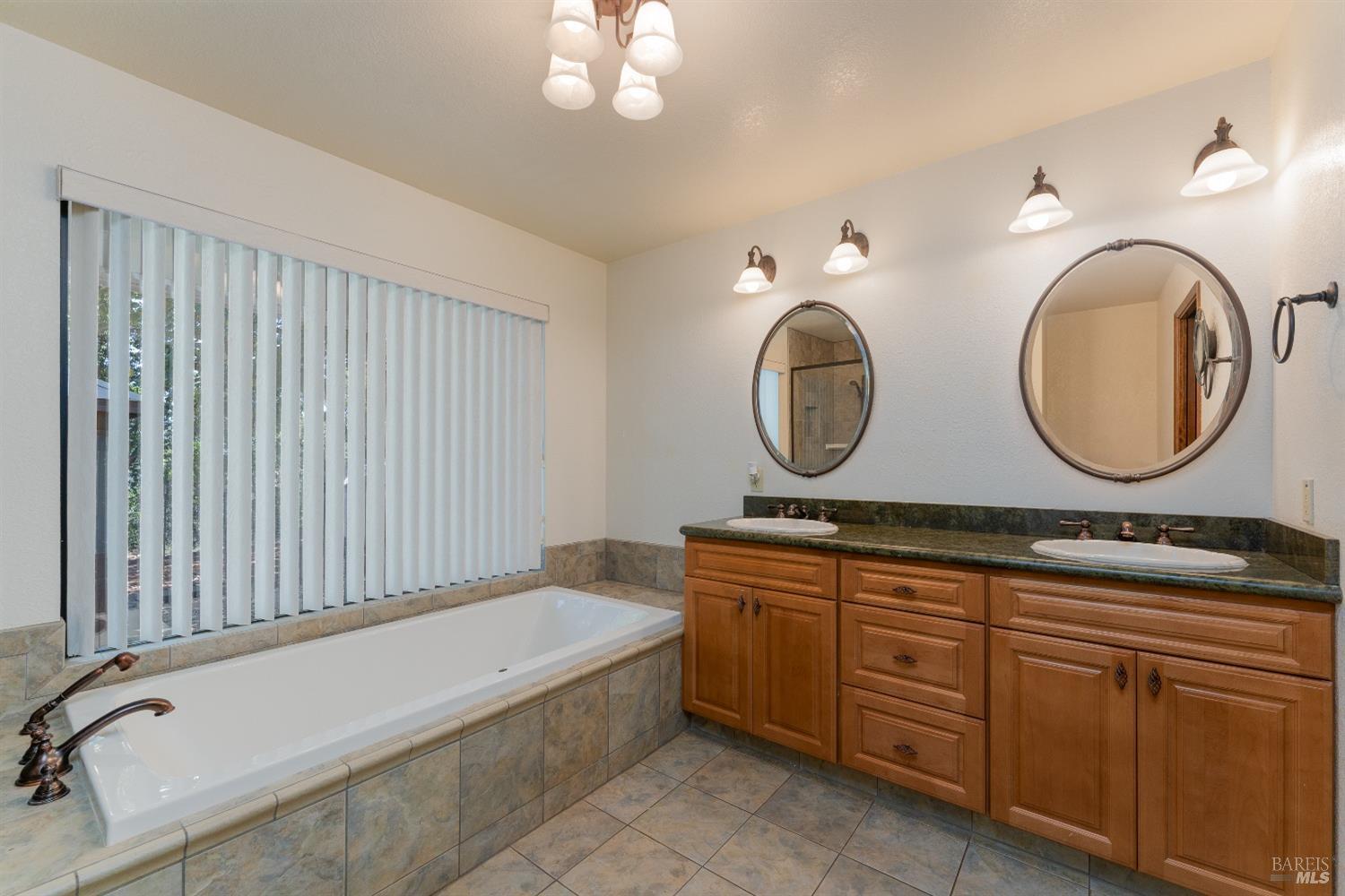 Detail Gallery Image 21 of 34 For 8190 Ridgeview Dr, Redwood Valley,  CA 95470 - 3 Beds | 2 Baths