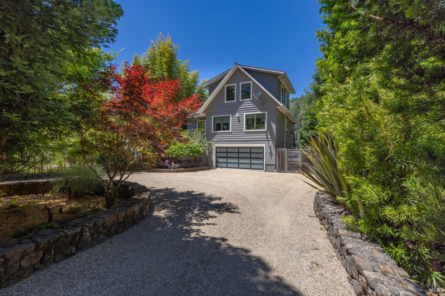 Detail Gallery Image 2 of 99 For 16548 Laughlin Rd, Guerneville,  CA 95446 - 4 Beds | 3 Baths