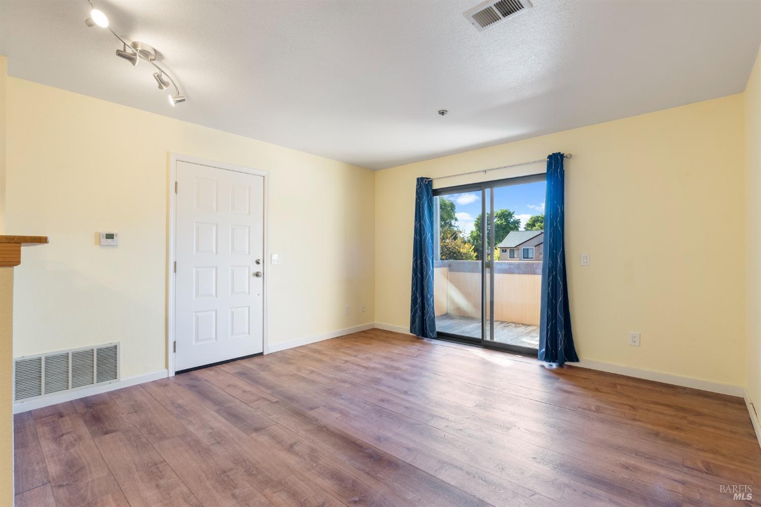 Detail Gallery Image 3 of 25 For 8201 Camino Colegio Unkn #166,  Rohnert Park,  CA 94928 - 1 Beds | 1 Baths
