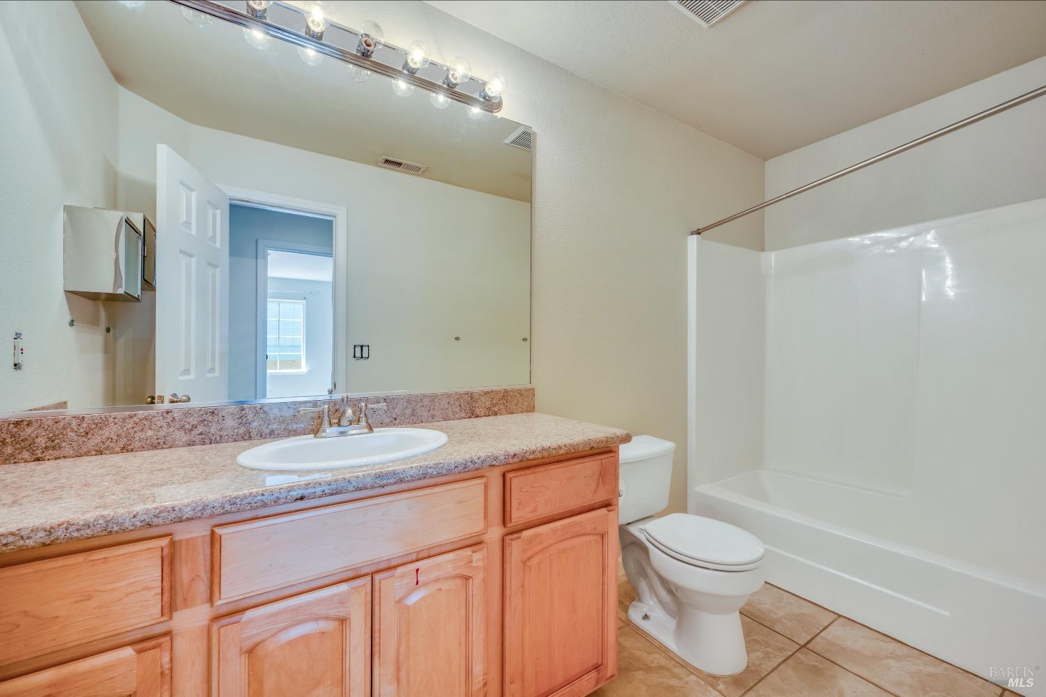 Detail Gallery Image 14 of 24 For 18411 Kentwood Pl, Hidden Valley Lake,  CA 95467 - 3 Beds | 2 Baths