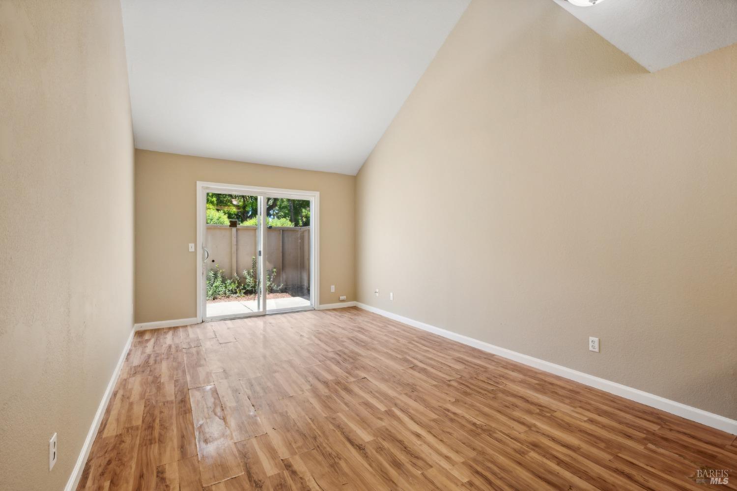 Detail Gallery Image 15 of 30 For 7723 Camino Colegio Dr, Rohnert Park,  CA 94928 - 2 Beds | 2 Baths