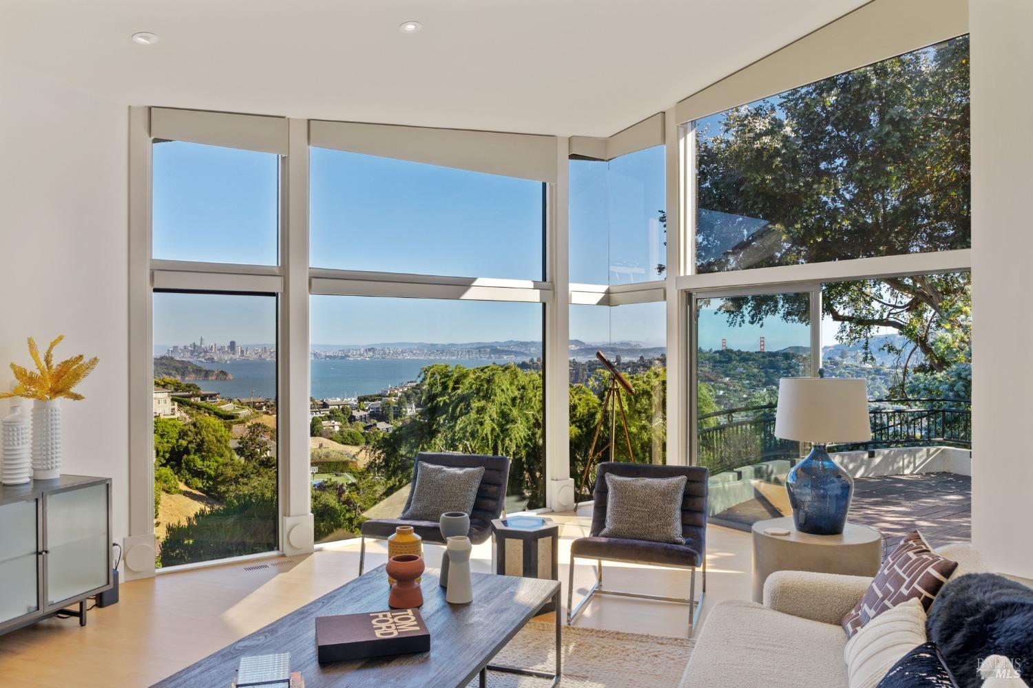 Detail Gallery Image 3 of 50 For 21 Tara Hill Rd, Tiburon,  CA 94920 - 4 Beds | 3/1 Baths