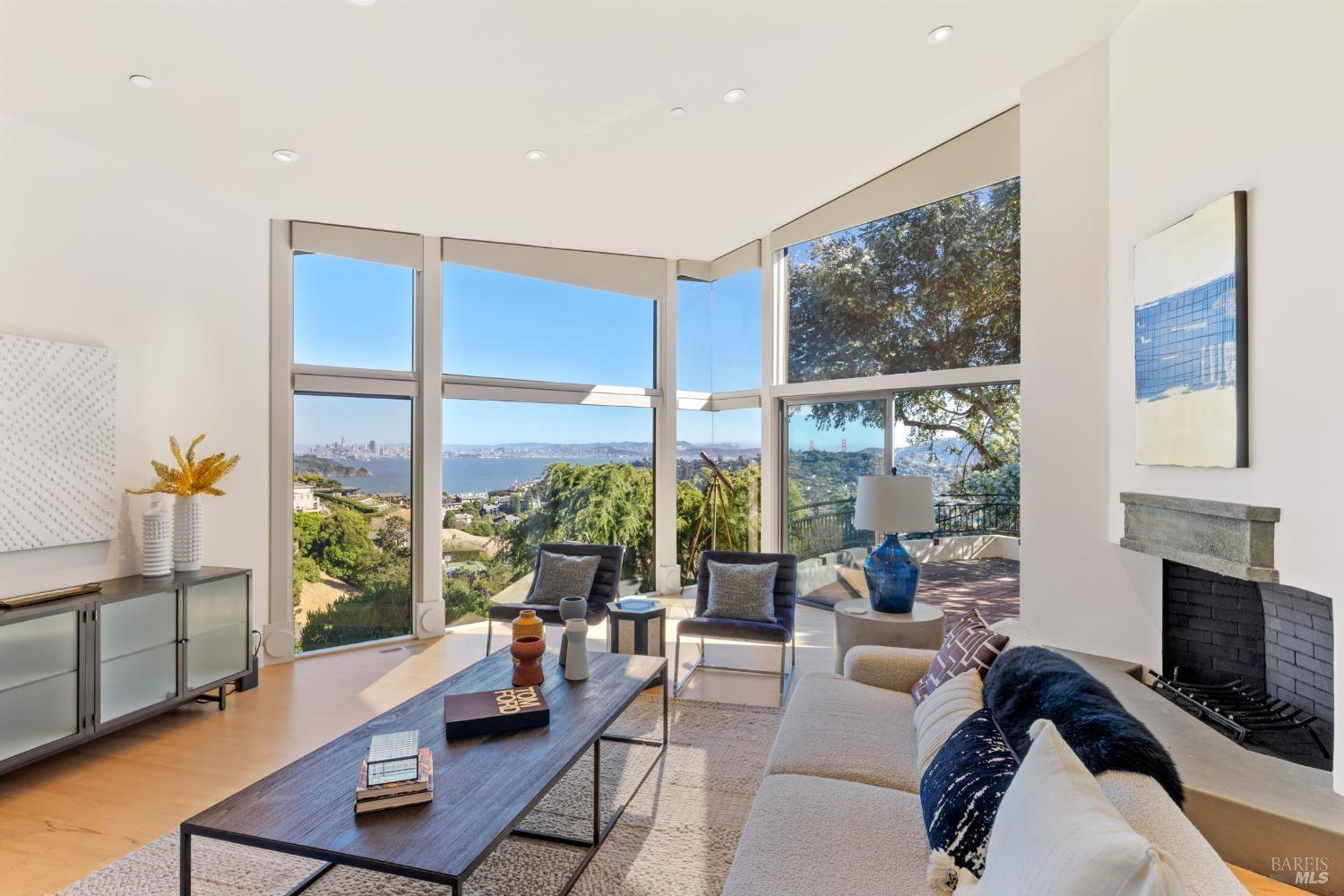 Detail Gallery Image 9 of 50 For 21 Tara Hill Rd, Tiburon,  CA 94920 - 4 Beds | 3/1 Baths