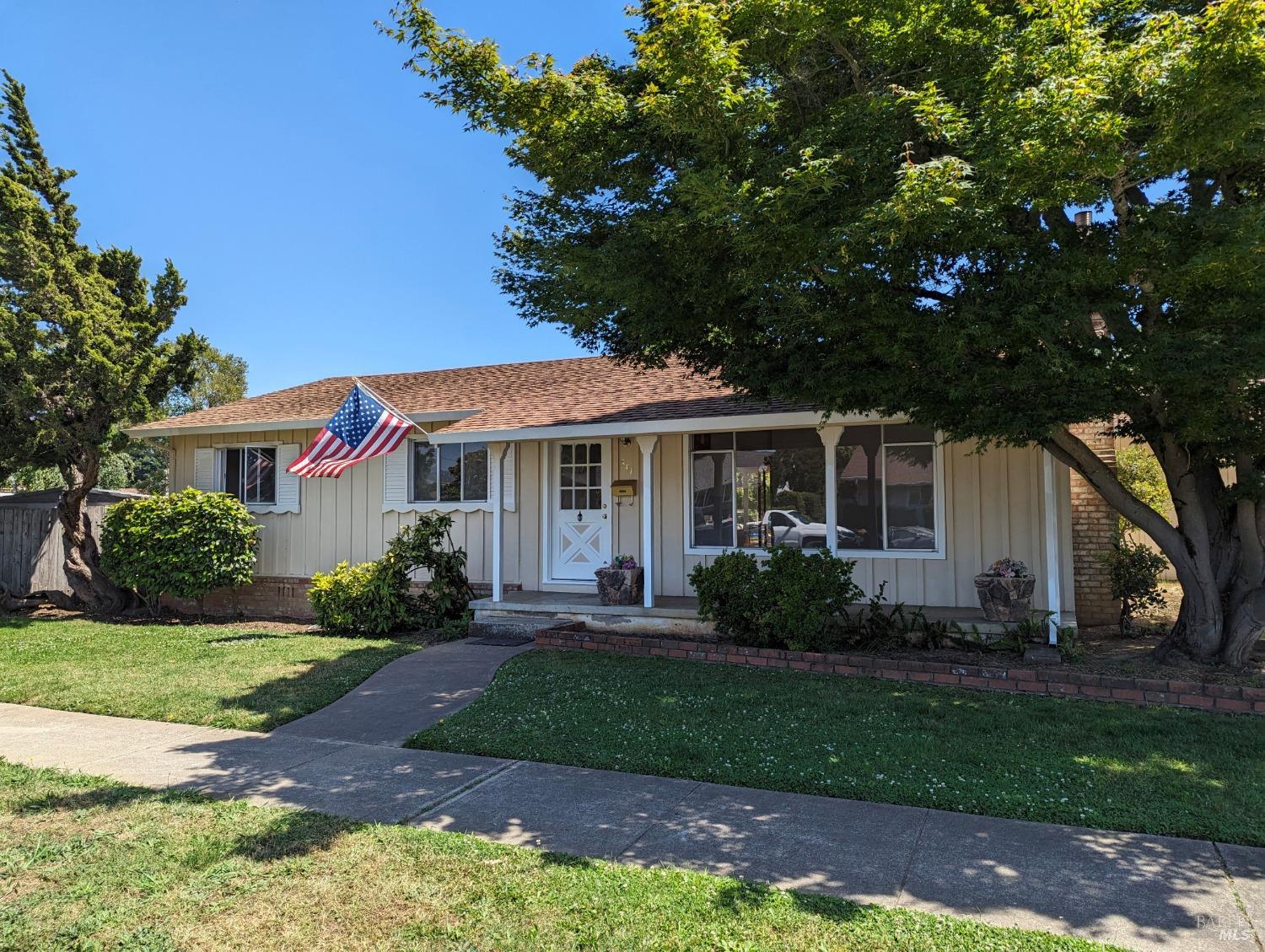 Detail Gallery Image 1 of 1 For 847 Central Ave, Napa,  CA 94558 - 3 Beds | 2 Baths