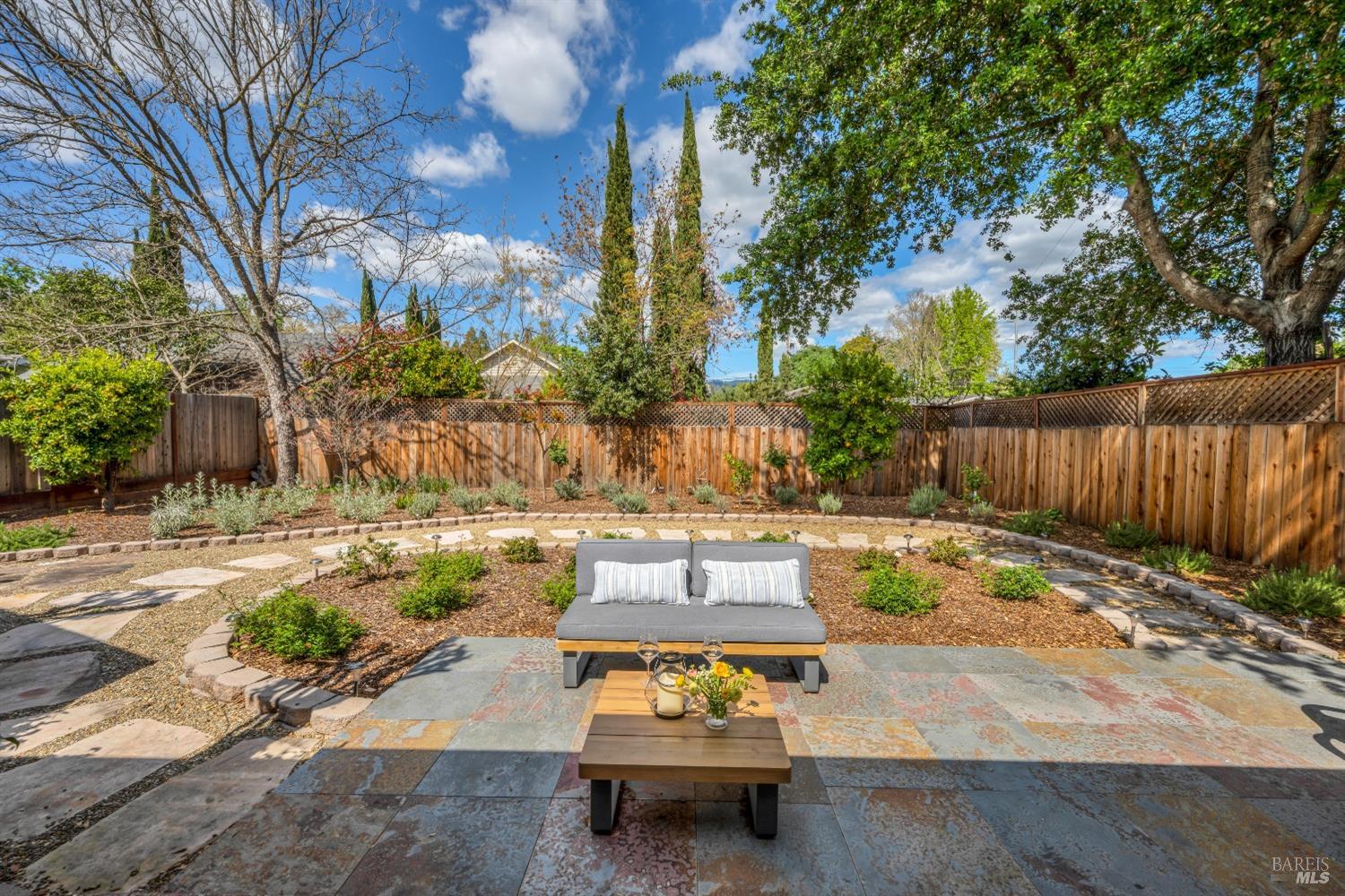 Detail Gallery Image 3 of 20 For 1124 Hudson Ave, Saint Helena,  CA 94574 - 3 Beds | 2 Baths