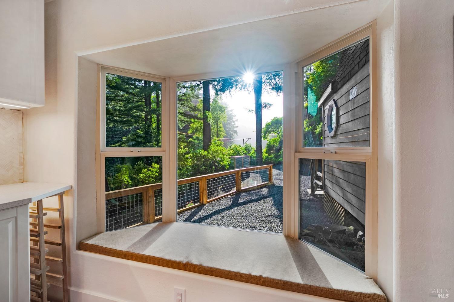 Detail Gallery Image 6 of 48 For 1050 Austin Creek Rd, Cazadero,  CA 95421 - 2 Beds | 1 Baths