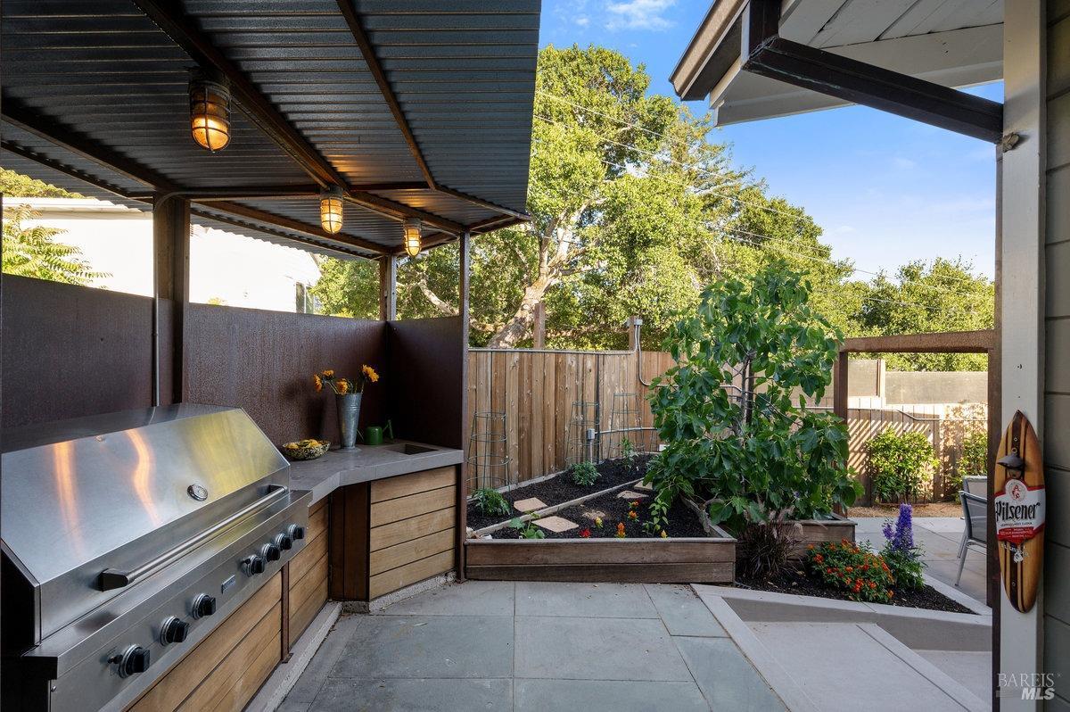 Detail Gallery Image 54 of 57 For 55 Happy Ln, San Rafael,  CA 94901 - 4 Beds | 3/1 Baths