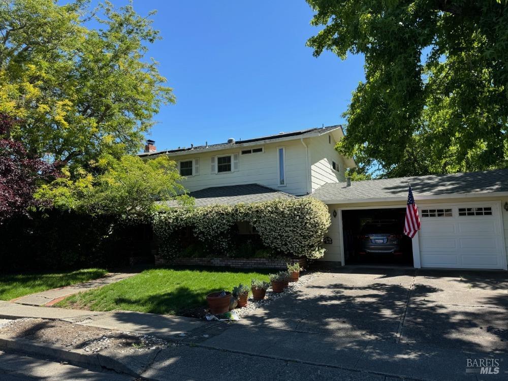 Detail Gallery Image 1 of 1 For 4015 Shadowhill Dr, Santa Rosa,  CA 95404 - 4 Beds | 2/1 Baths