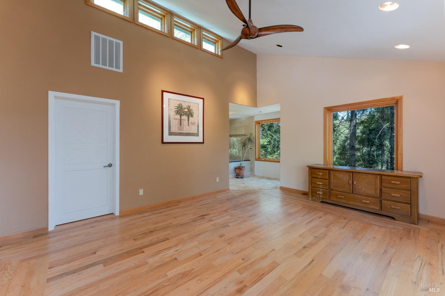 Detail Gallery Image 15 of 83 For 19155 Scenic Dr, Redwood Valley,  CA 95470 - 2 Beds | 2 Baths