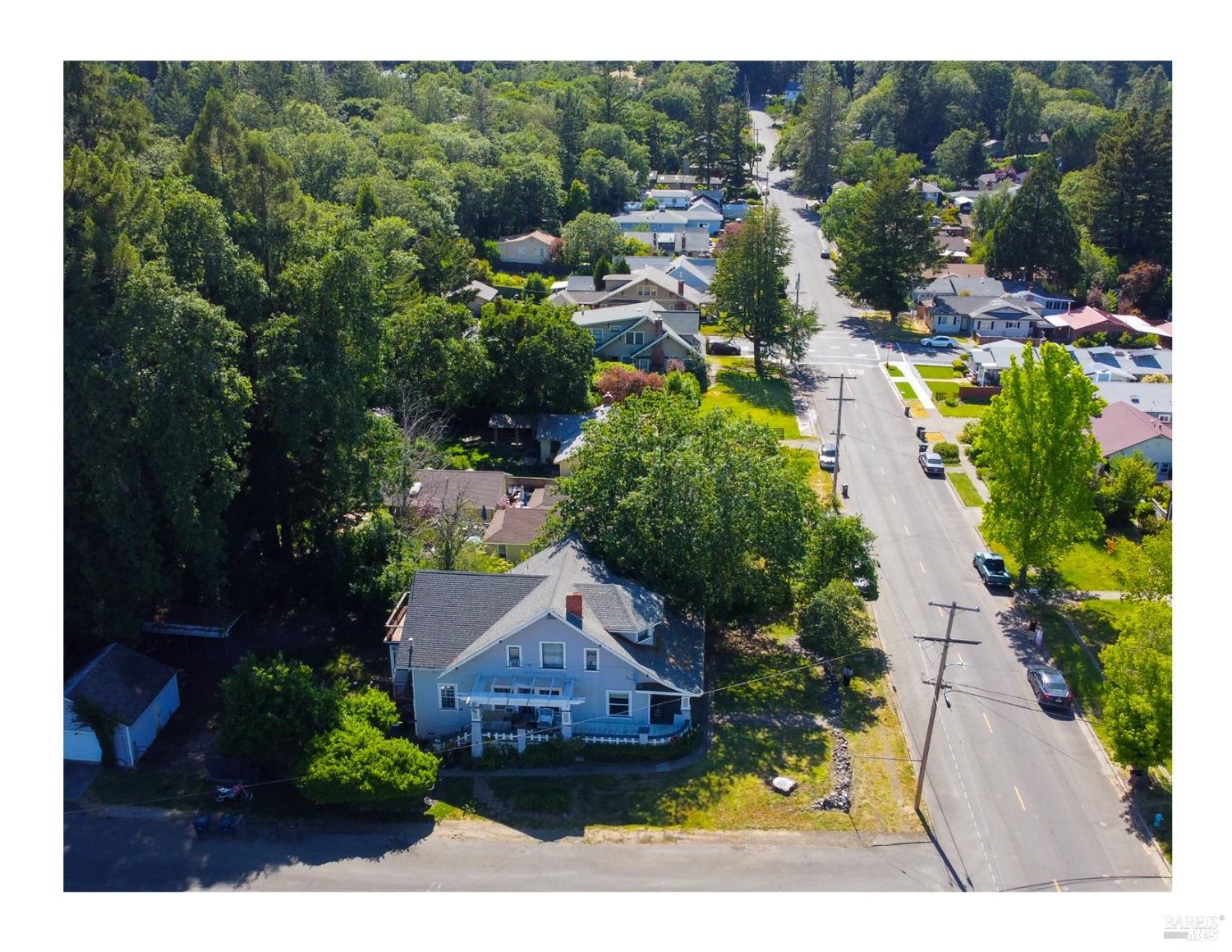 Detail Gallery Image 2 of 37 For 307 Redwood Ave, Willits,  CA 95490 - 5 Beds | 4 Baths