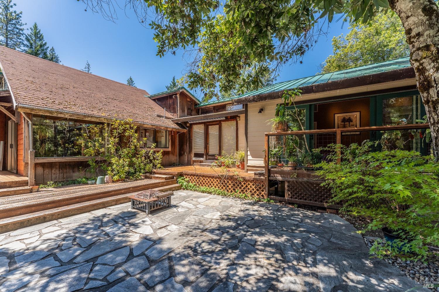 Detail Gallery Image 23 of 83 For 19155 Scenic Dr, Redwood Valley,  CA 95470 - 2 Beds | 2 Baths