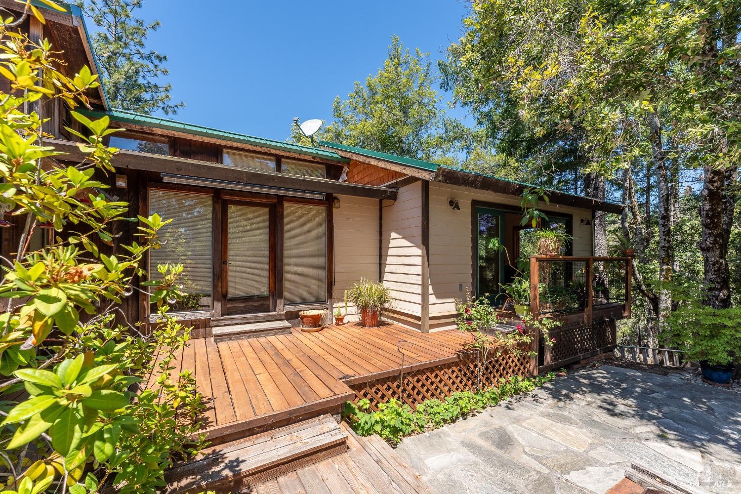 Detail Gallery Image 2 of 83 For 19155 Scenic Dr, Redwood Valley,  CA 95470 - 2 Beds | 2 Baths