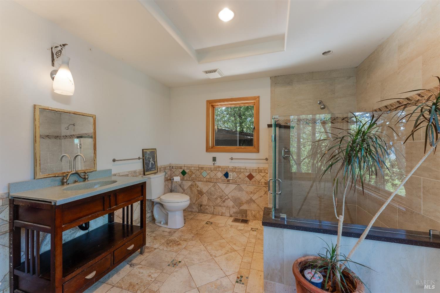 Detail Gallery Image 17 of 83 For 19155 Scenic Dr, Redwood Valley,  CA 95470 - 2 Beds | 2 Baths