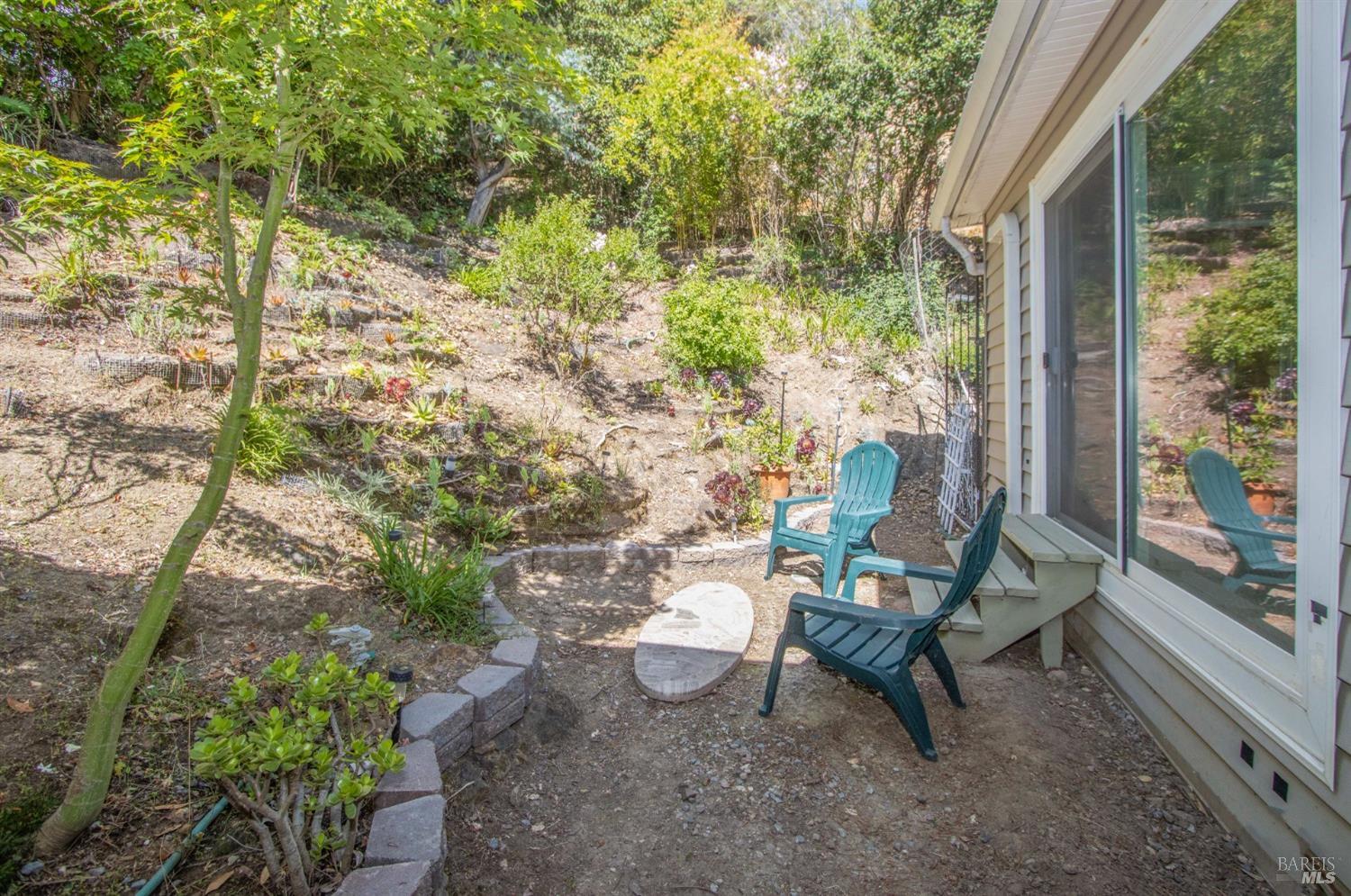 Detail Gallery Image 25 of 33 For 176 Marin Valley Dr, Novato,  CA 94949 - 2 Beds | 2 Baths