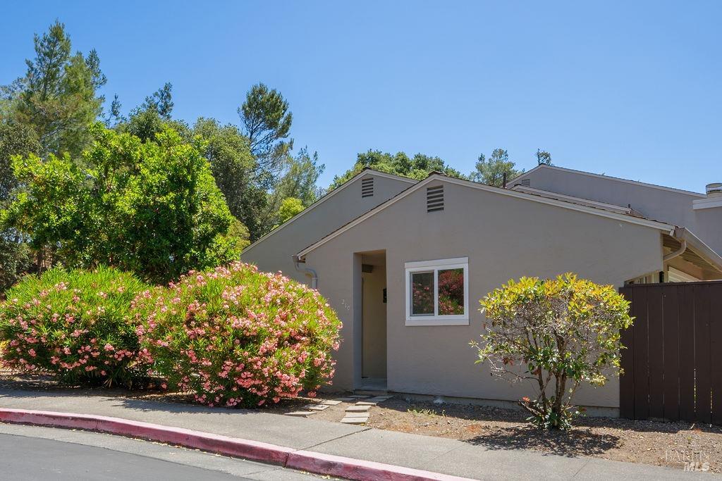 Detail Gallery Image 1 of 1 For 210 Village Cir, Novato,  CA 94947 - 2 Beds | 2 Baths