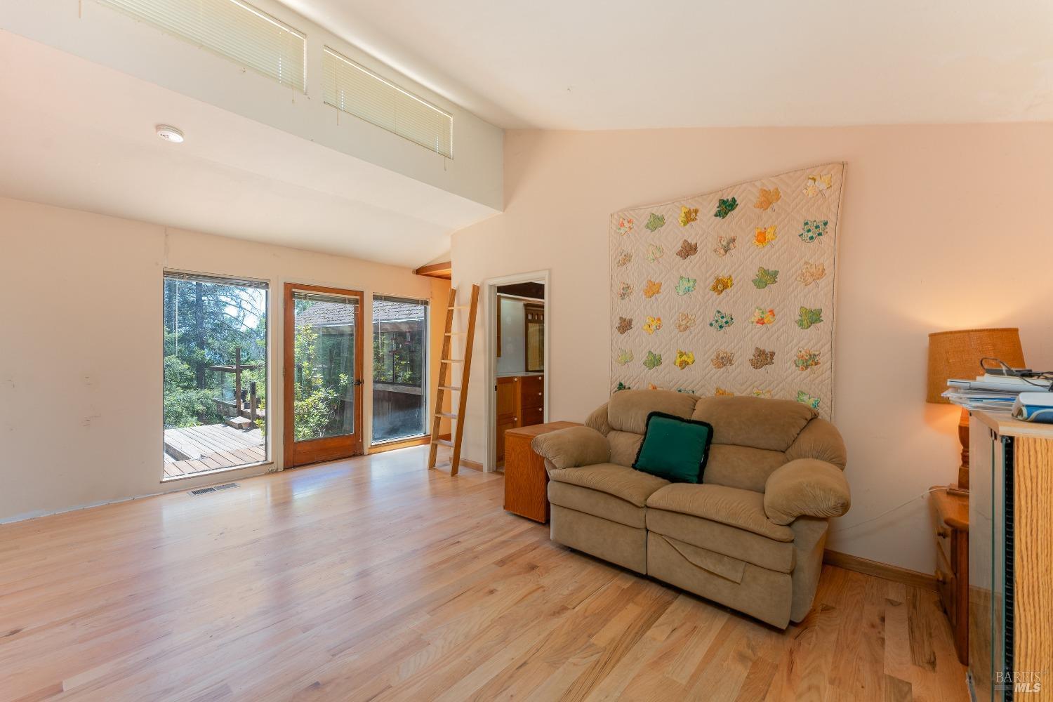 Detail Gallery Image 18 of 83 For 19155 Scenic Dr, Redwood Valley,  CA 95470 - 2 Beds | 2 Baths