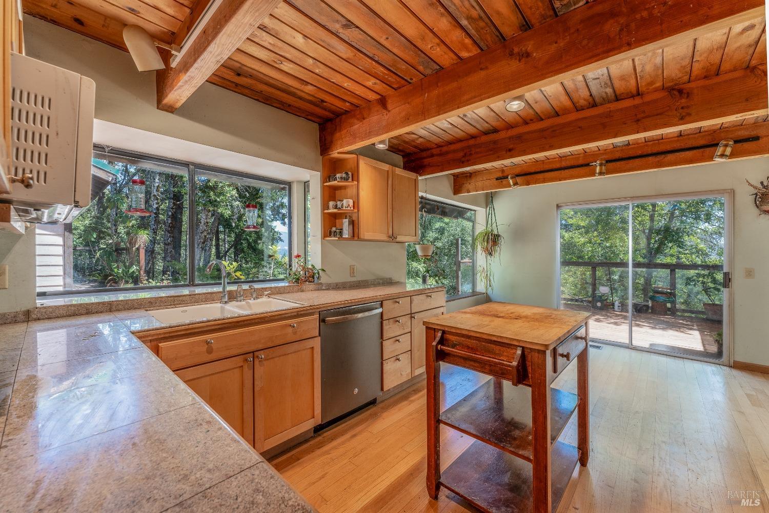 Detail Gallery Image 11 of 83 For 19155 Scenic Dr, Redwood Valley,  CA 95470 - 2 Beds | 2 Baths