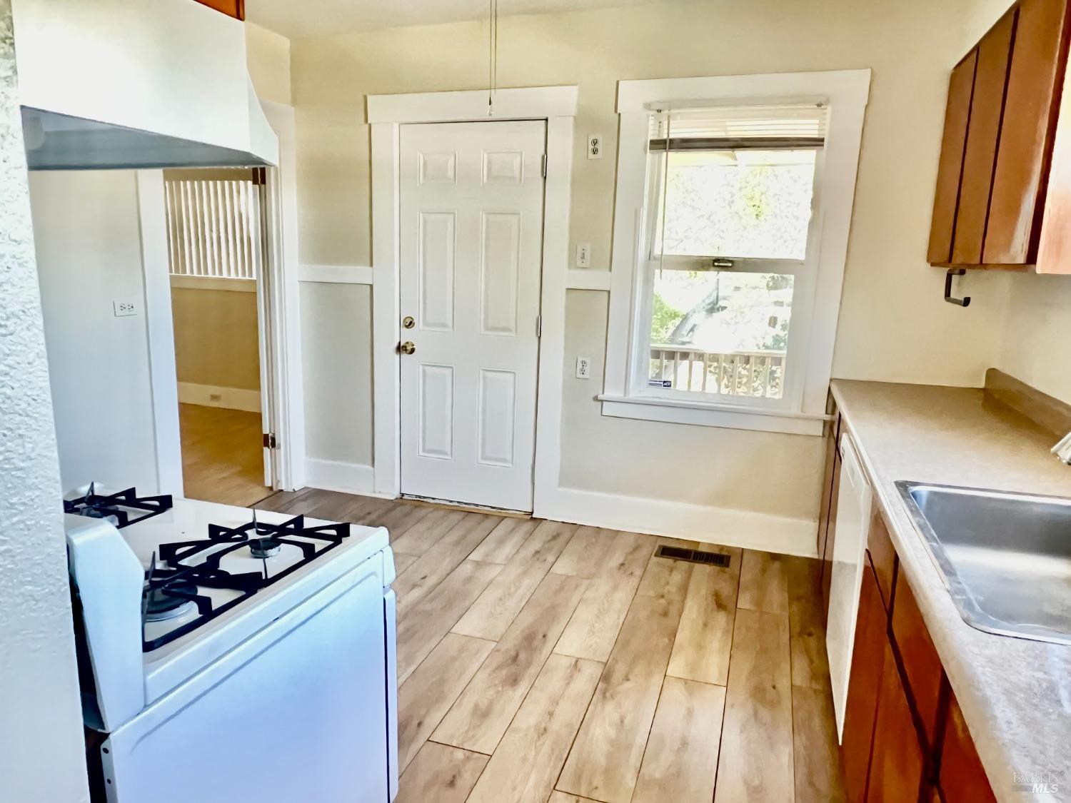 Detail Gallery Image 1 of 1 For 703 Capitol St, Vallejo,  CA 94590 - 3 Beds | 1 Baths