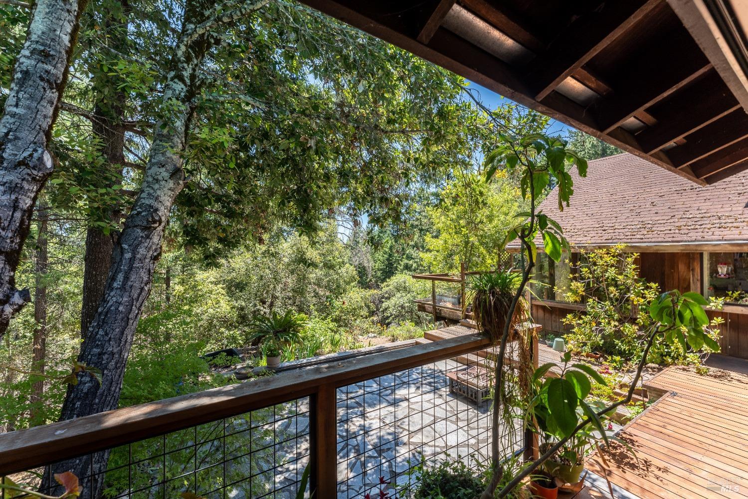 Detail Gallery Image 27 of 83 For 19155 Scenic Dr, Redwood Valley,  CA 95470 - 2 Beds | 2 Baths