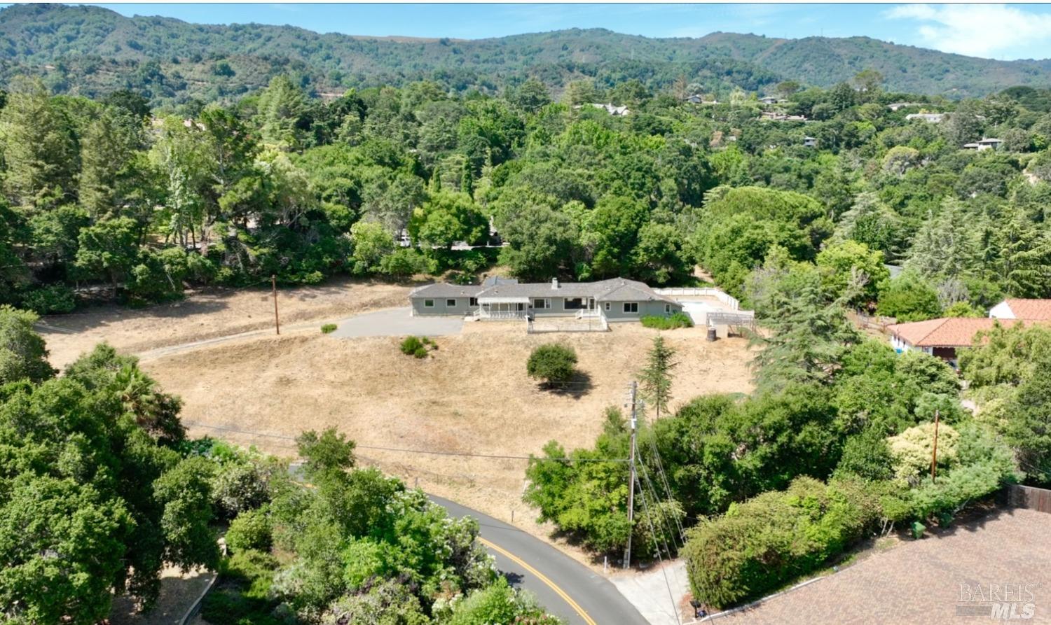 Detail Gallery Image 5 of 7 For 23691 Camino Hermoso Dr, Los Altos Hills,  CA 94024 - 3 Beds | 1/1 Baths