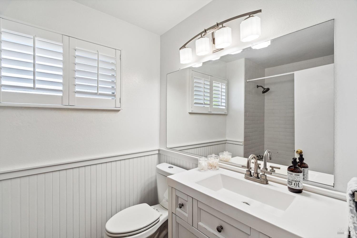 Detail Gallery Image 21 of 29 For 1517 Genesis Ct, Rohnert Park,  CA 94928 - 4 Beds | 2/1 Baths