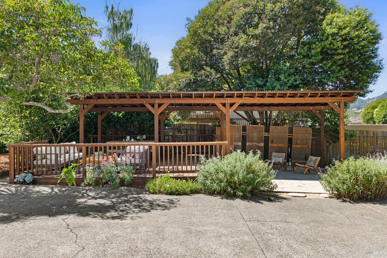 Detail Gallery Image 36 of 51 For 122 Picnic Ave, San Rafael,  CA 94901 - 4 Beds | 2 Baths