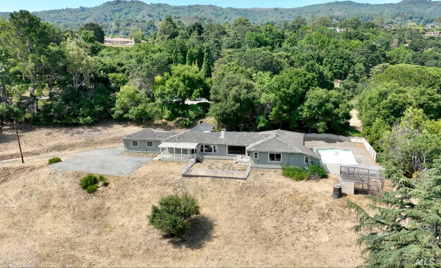 Detail Gallery Image 2 of 7 For 23691 Camino Hermoso Dr, Los Altos Hills,  CA 94024 - 3 Beds | 1/1 Baths