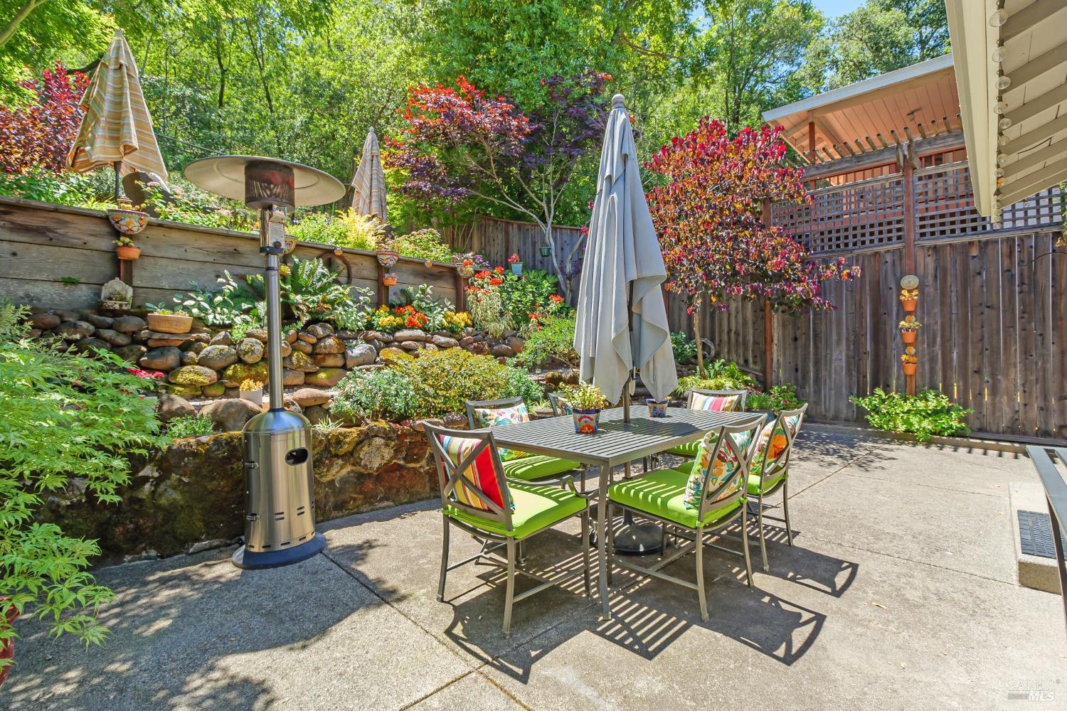 Detail Gallery Image 19 of 25 For 231 Coleman Dr, San Rafael,  CA 94901 - 2 Beds | 1/1 Baths