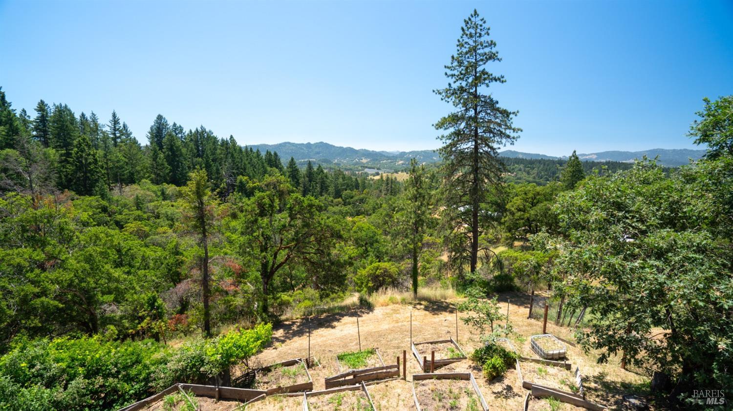 Detail Gallery Image 13 of 64 For 17000 Old Boy Scout Rd, Willits,  CA 95490 - 3 Beds | 2/1 Baths