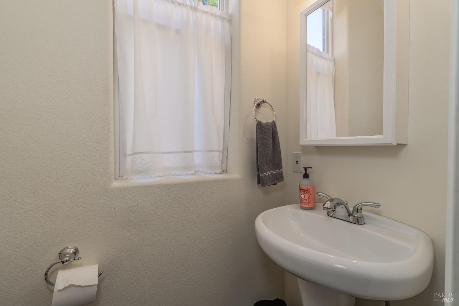 Detail Gallery Image 45 of 50 For 275 Armstrong St, Lakeport,  CA 95453 - 3 Beds | 2/1 Baths