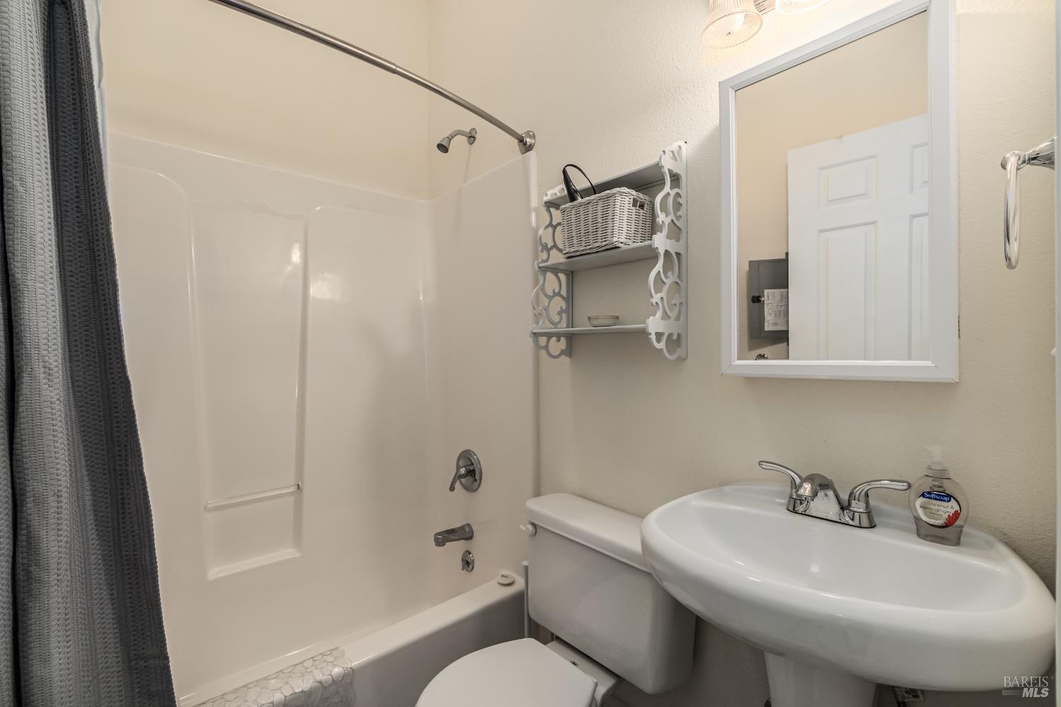 Detail Gallery Image 30 of 50 For 275 Armstrong St, Lakeport,  CA 95453 - 3 Beds | 2/1 Baths