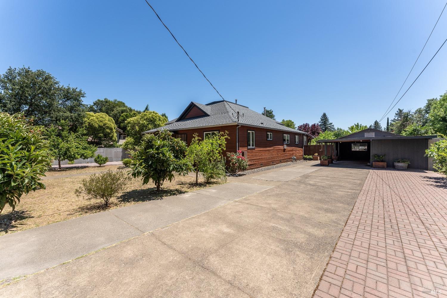 Detail Gallery Image 6 of 54 For 611 Holden St, Ukiah,  CA 95482 - 4 Beds | 2/1 Baths