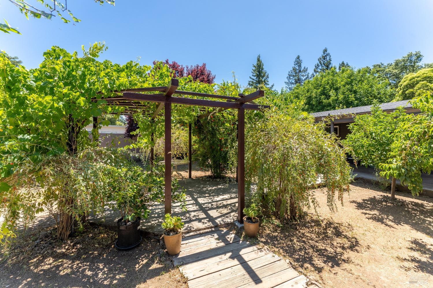 Detail Gallery Image 44 of 54 For 611 Holden St, Ukiah,  CA 95482 - 4 Beds | 2/1 Baths