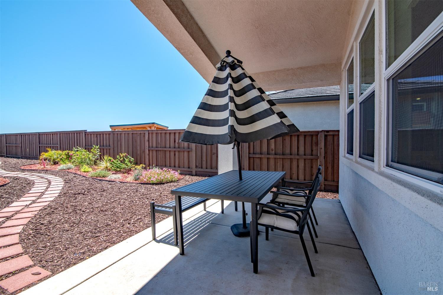 Detail Gallery Image 19 of 39 For 2105 Cattle Ct, Dixon,  CA 95620 - 3 Beds | 2 Baths