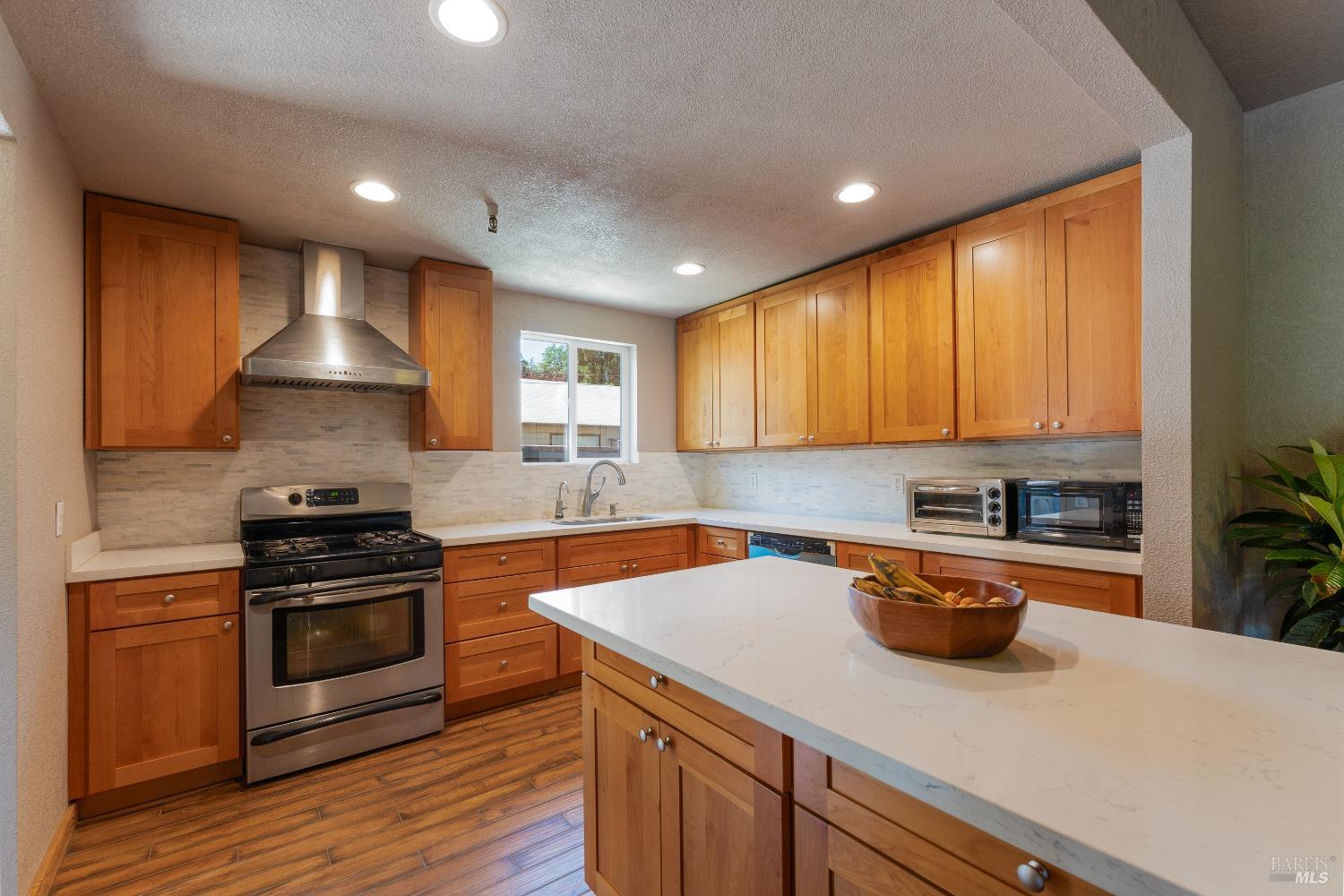 Detail Gallery Image 21 of 54 For 611 Holden St, Ukiah,  CA 95482 - 4 Beds | 2/1 Baths